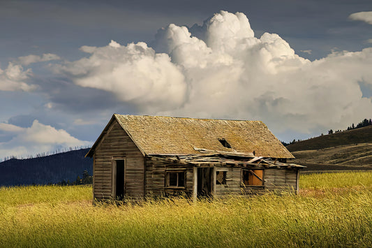 Western Farmhouse Under Big Sky Fine Art Print | TotalUSAMagazine